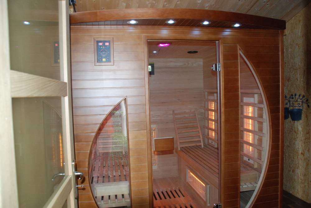 Vue du sauna dans espace bien-être manoir de la bourousais
